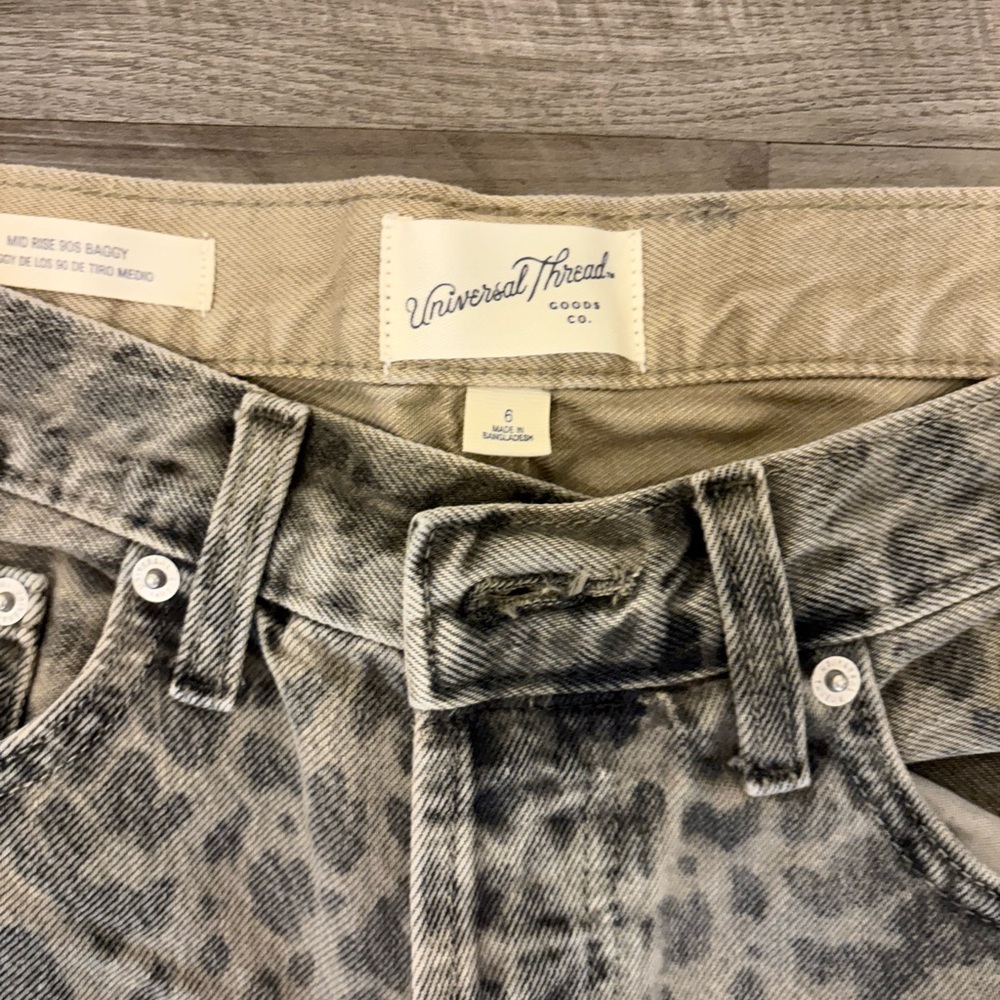 Universal Thread Gray Leopard Print Straight Leg … - image 2